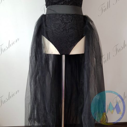 Fekete színű maxi tüll uszály